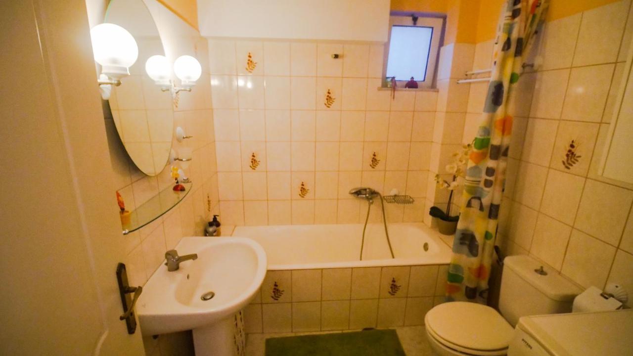 Artemis Apartment,beach Two-bedroom Appartement *